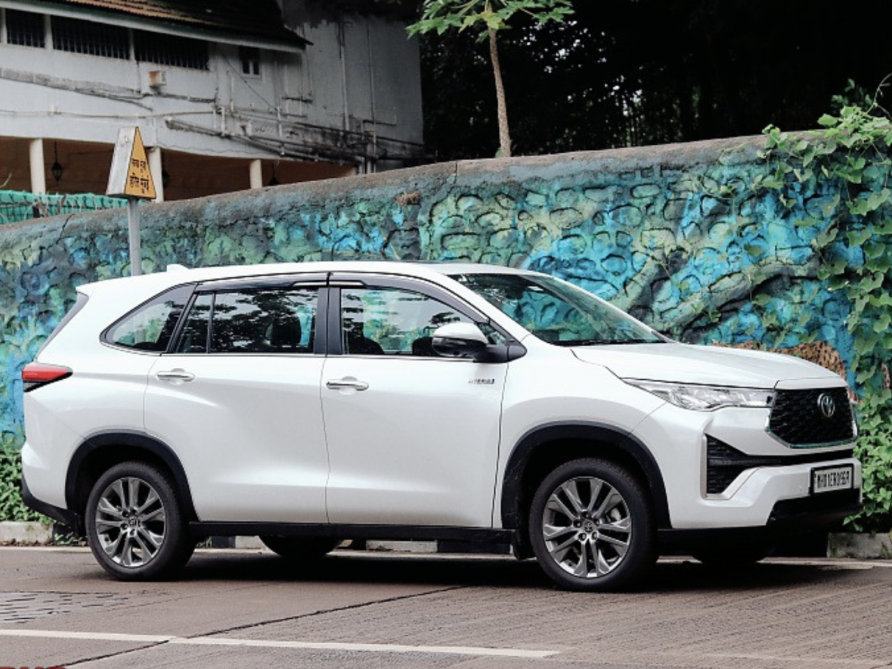 Innova Hycross Booking
