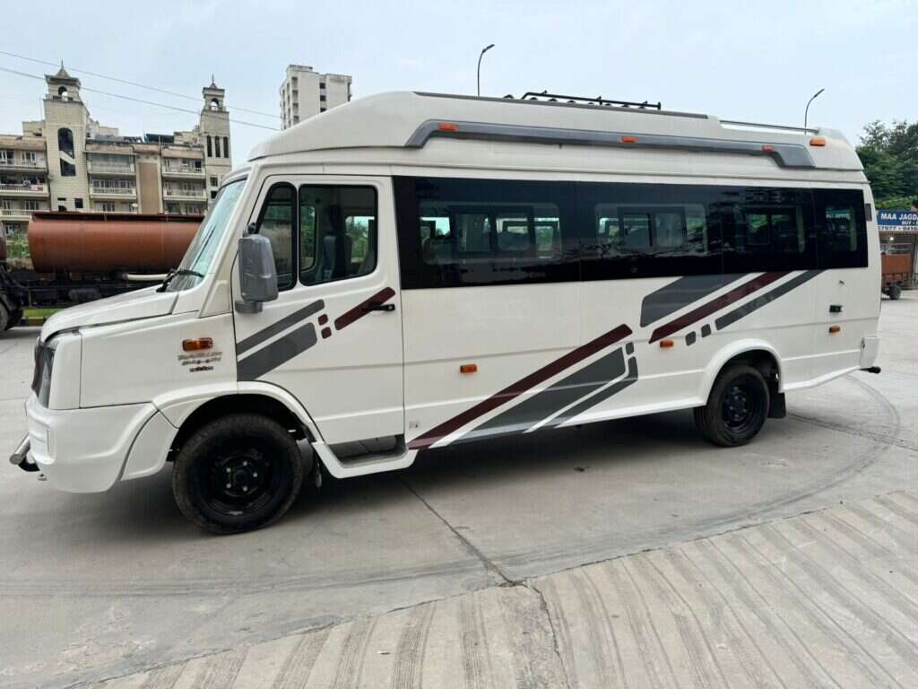 Hire Tempo Traveller on Rent in Noida